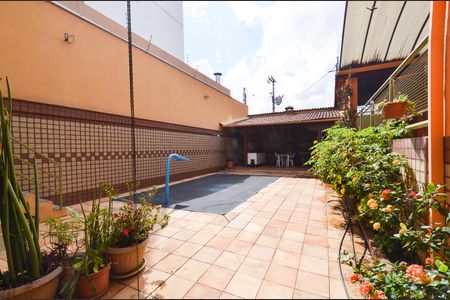 Casa para alugar com 400m², 5 quartos e 4 vagas Casa para alugar com 400m², 5 quartos e 4 vagasArea piscina