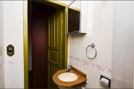 Casa para alugar com 400m², 5 quartos e 4 vagas Casa para alugar com 400m², 5 quartos e 4 vagasBanheiro suíte 3