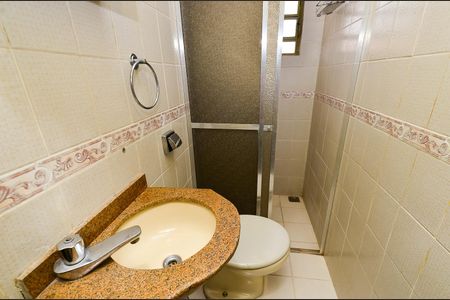 Casa para alugar com 400m², 5 quartos e 4 vagas Casa para alugar com 400m², 5 quartos e 4 vagasBanheiro suíte 2