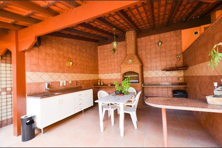 Casa para alugar com 400m², 5 quartos e 4 vagas Casa para alugar com 400m², 5 quartos e 4 vagasArea piscina