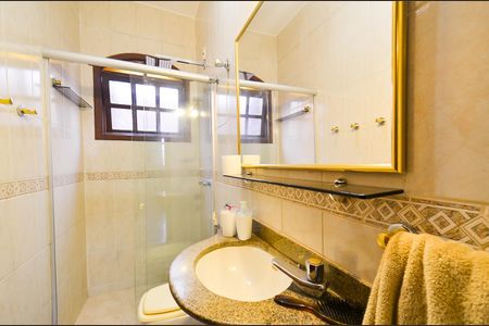 Casa para alugar com 400m², 5 quartos e 4 vagas Casa para alugar com 400m², 5 quartos e 4 vagasBanheiro social