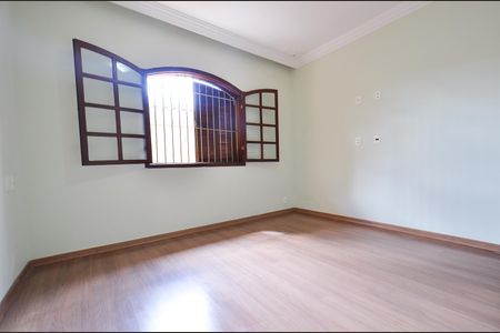 Casa para alugar com 400m², 5 quartos e 4 vagas Casa para alugar com 400m², 5 quartos e 4 vagasSuíte 1