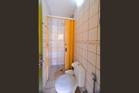 Casa para alugar com 400m², 5 quartos e 4 vagas Casa para alugar com 400m², 5 quartos e 4 vagasBanheiro area piscina