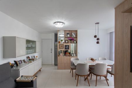 Apartamento à venda com 67m², 3 quartos e 2 vagasSala