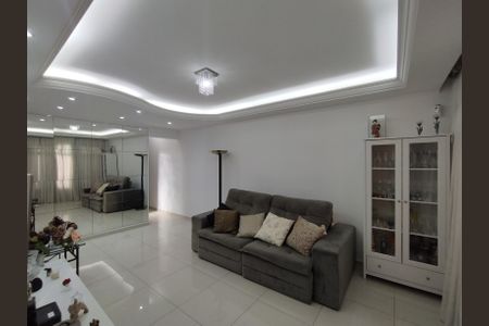 Casa à venda com 94m², 2 quartos e 2 vagasSala