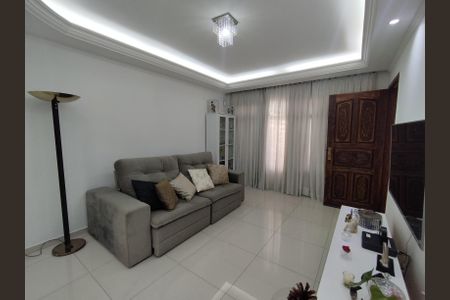 Casa à venda com 94m², 2 quartos e 2 vagasSala
