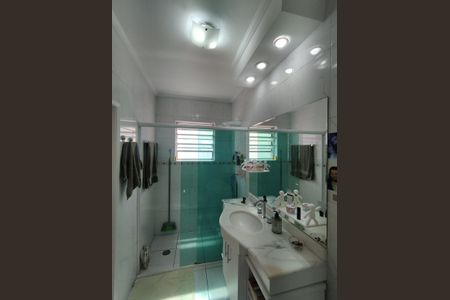 Casa à venda com 94m², 2 quartos e 2 vagasBanheiro da Suíte