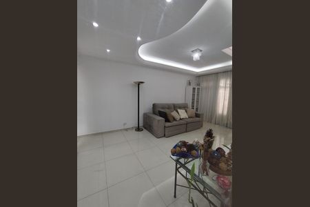 Casa à venda com 94m², 2 quartos e 2 vagasSala