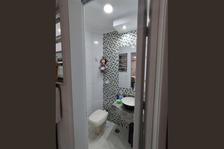 Casa à venda com 94m², 2 quartos e 2 vagasLavabo