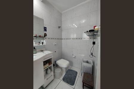 Casa à venda com 94m², 2 quartos e 2 vagasBanheiro da Suíte