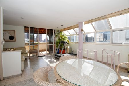 Apartamento à venda com 194m², 3 quartos e 2 vagasCobertura