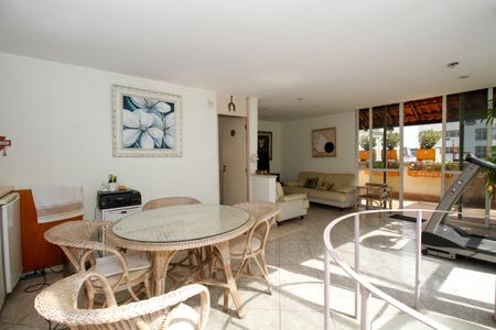 Apartamento à venda com 194m², 3 quartos e 2 vagasCobertura