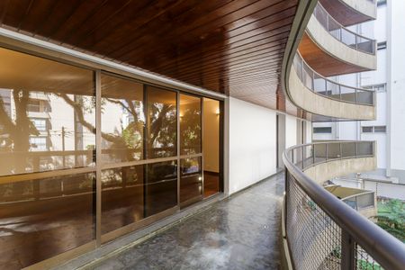 Apartamento para alugar com 154m², 3 quartos e 2 vagas Apartamento para alugar com 154m², 3 quartos e 2 vagasVaranda