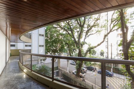 Apartamento para alugar com 154m², 3 quartos e 2 vagas Apartamento para alugar com 154m², 3 quartos e 2 vagasVaranda