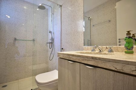 Apartamento à venda com 210m², 3 quartos e 3 vagasBanheiro Suíte 1