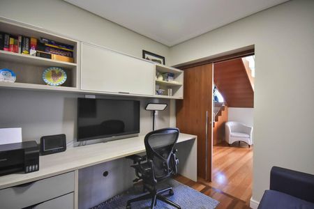 Apartamento à venda com 210m², 3 quartos e 3 vagasEscritório