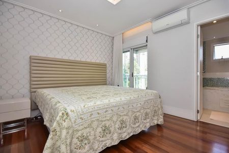 Apartamento à venda com 210m², 3 quartos e 3 vagasSuíte 2