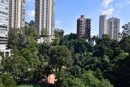 Apartamento à venda com 210m², 3 quartos e 3 vagasVista da Suíte 1