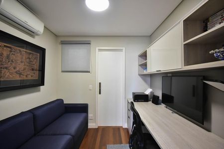 Apartamento à venda com 210m², 3 quartos e 3 vagasEscritório