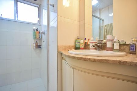 Apartamento à venda com 70m², 2 quartos e 1 vagaBanheiro Suíte