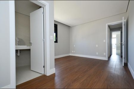 Apartamento à venda com 98m², 3 quartos e 2 vagasSuíte