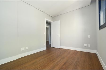 Apartamento à venda com 98m², 3 quartos e 2 vagasQuarto 2