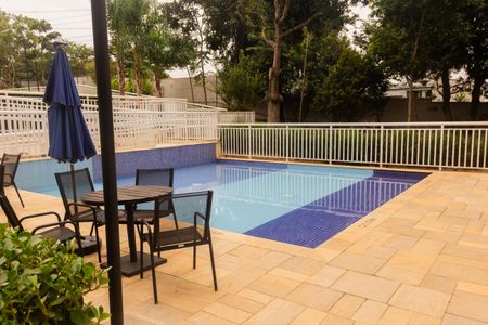 Apartamento à venda com 65m², 2 quartos e 1 vagaÁrea comum - Piscina