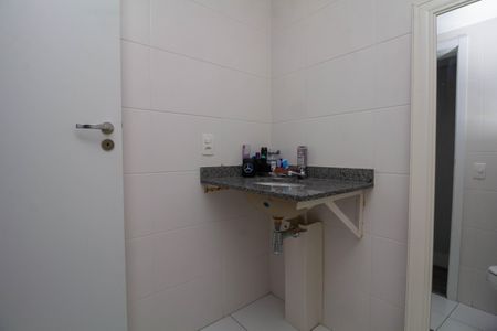 Apartamento à venda com 65m², 2 quartos e 1 vagaBanheiro Social