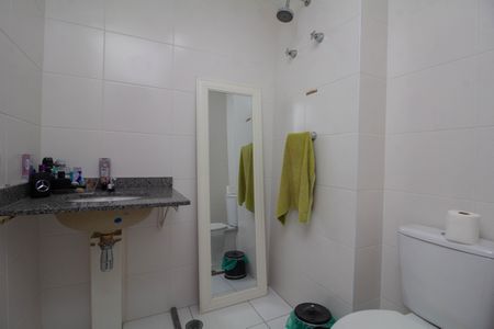 Apartamento à venda com 65m², 2 quartos e 1 vagaBanheiro Social