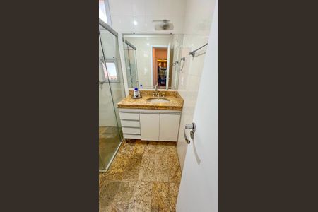 Apartamento à venda com 200m², 4 quartos e 3 vagas Apartamento à venda com 200m², 4 quartos e 3 vagasBanheiro