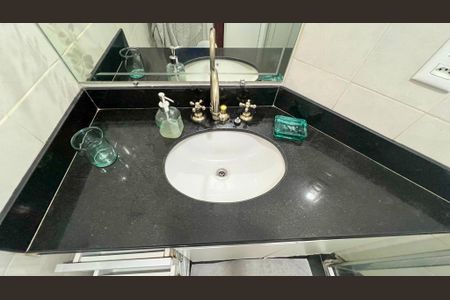 Apartamento à venda com 200m², 4 quartos e 3 vagas Apartamento à venda com 200m², 4 quartos e 3 vagasBanheiro