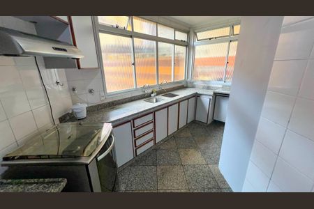 Apartamento à venda com 200m², 4 quartos e 3 vagas Apartamento à venda com 200m², 4 quartos e 3 vagasCozinha