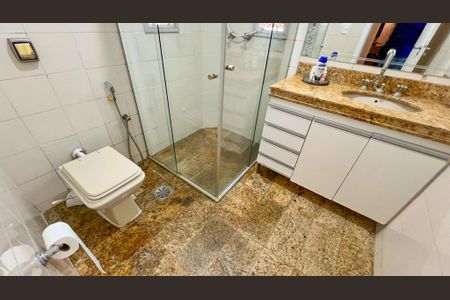 Apartamento à venda com 200m², 4 quartos e 3 vagas Apartamento à venda com 200m², 4 quartos e 3 vagasBanheiro