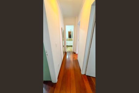 Apartamento à venda com 200m², 4 quartos e 3 vagas Apartamento à venda com 200m², 4 quartos e 3 vagasCorredor