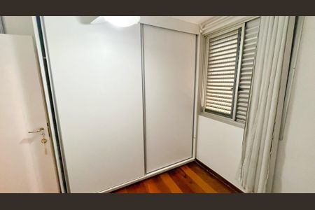 Apartamento à venda com 200m², 4 quartos e 3 vagas Apartamento à venda com 200m², 4 quartos e 3 vagasQuarto 4