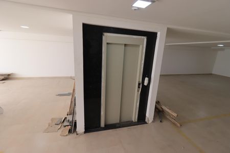 Apartamento à venda com 100m², 2 quartos e 1 vagaElevador