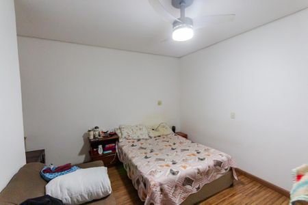 Casa à venda com 220m², 4 quartos e 2 vagasSuíte