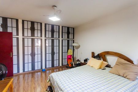 Casa à venda com 220m², 4 quartos e 2 vagasQuarto 1