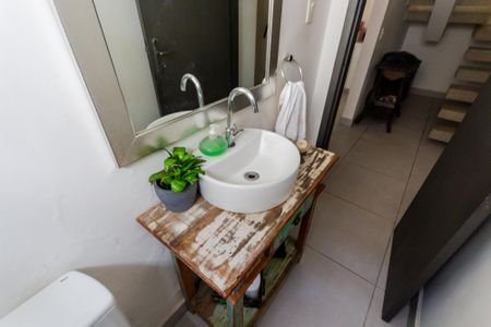 Casa à venda com 220m², 4 quartos e 2 vagasLavabo