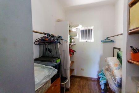 Casa à venda com 220m², 4 quartos e 2 vagasQuarto 2