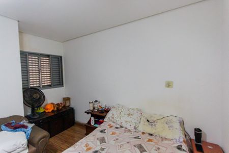 Casa à venda com 220m², 4 quartos e 2 vagasSuíte