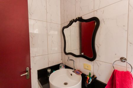 Casa à venda com 220m², 4 quartos e 2 vagasBanheiro