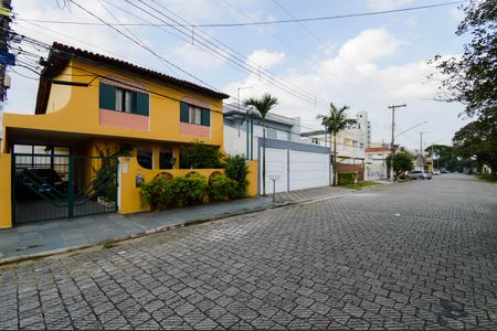 Casa para alugar com 300m², 4 quartos e 2 vagasFachada
