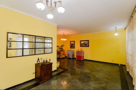 Casa para alugar com 300m², 4 quartos e 2 vagasSala