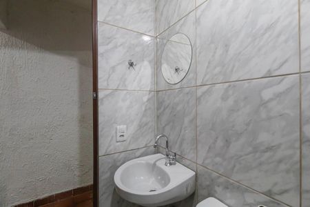 Casa para alugar com 40m², 1 quarto e sem vaga Casa para alugar com 40m², 1 quarto e sem vagaBanheiro