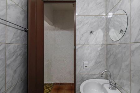 Casa para alugar com 40m², 1 quarto e sem vaga Casa para alugar com 40m², 1 quarto e sem vagaBanheiro