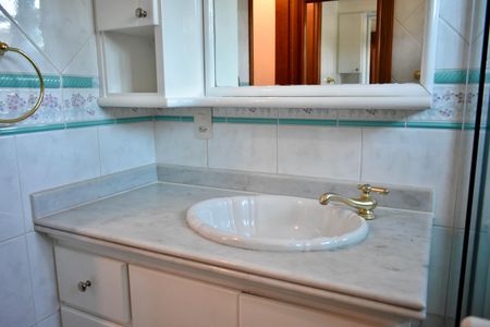 Casa à venda com 140m², 3 quartos e 2 vagasBanheiro da Suíte