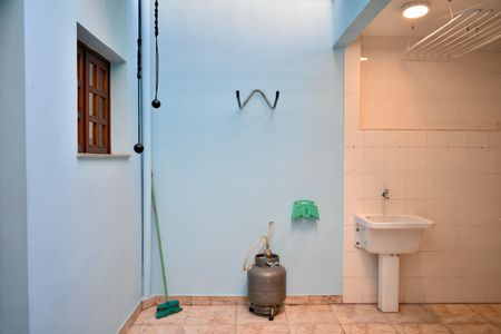 Casa à venda com 140m², 3 quartos e 2 vagasÁrea de Serviço