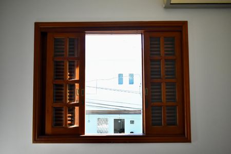 Casa à venda com 140m², 3 quartos e 2 vagasSuíte