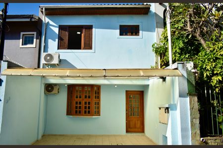 Casa à venda com 140m², 3 quartos e 2 vagasFachada